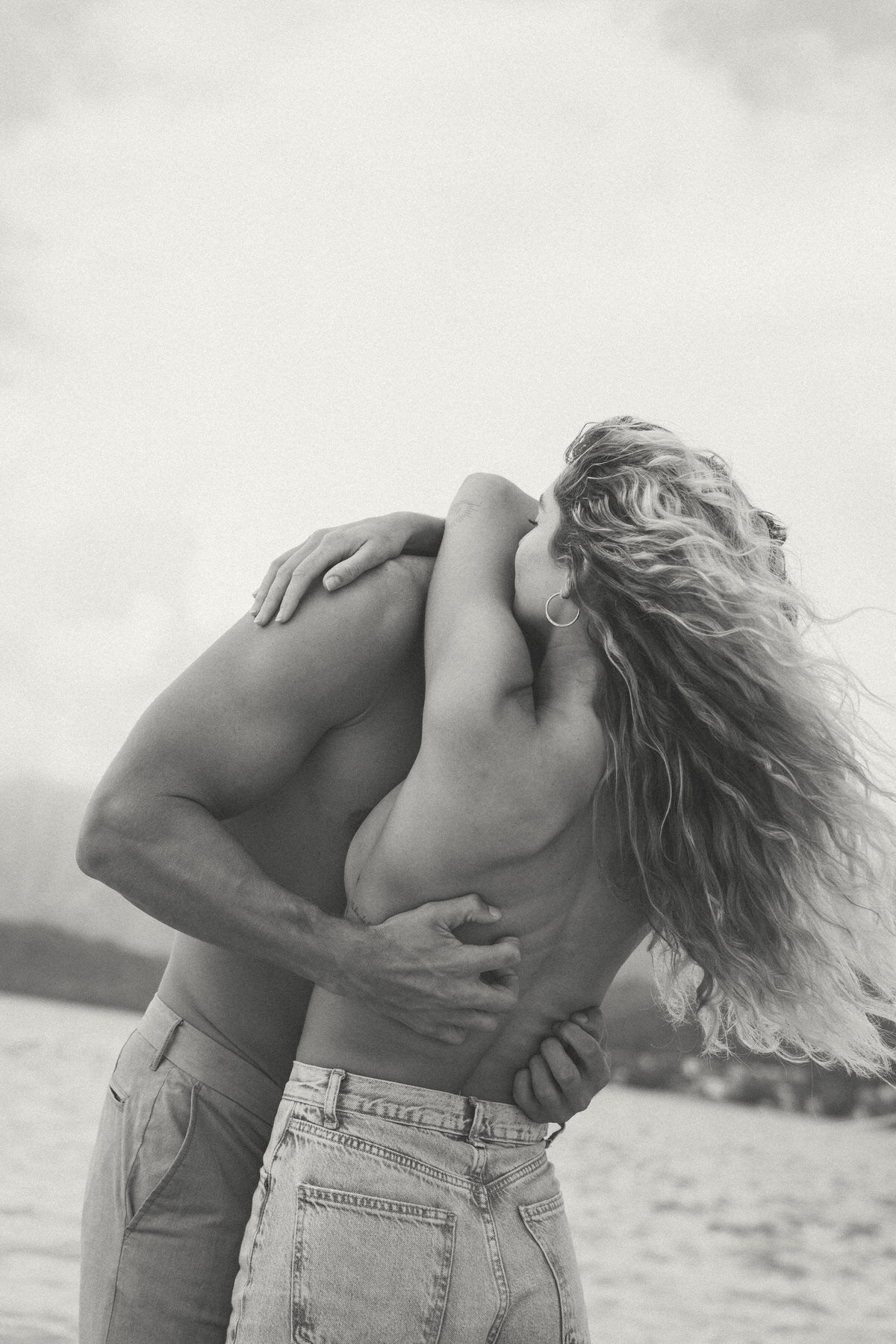 oahu-engagement-session-beach-couples-aesthetic-198