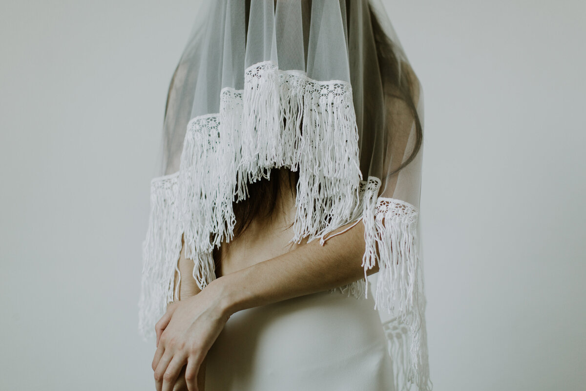 GEO TASSEL VEIL_WORN