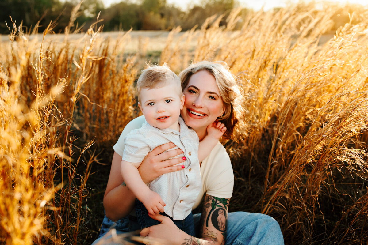 Motherhood photography NW Arkansas, motherhood portraits near me, mommy and me photography NW Arkansas