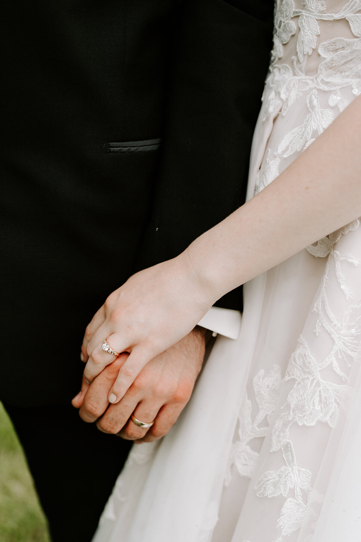 kraber-the-gathering-grounds-iowa-wedding-36