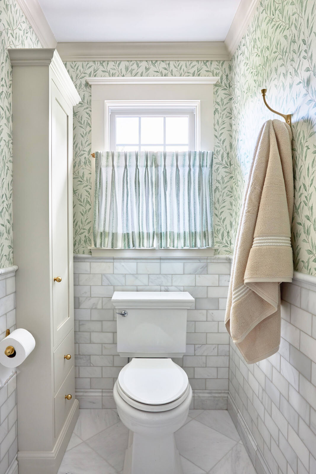 Bathrooms-Interiors-Geneva-Illinois-Fairlane House Primary Bathroom 3