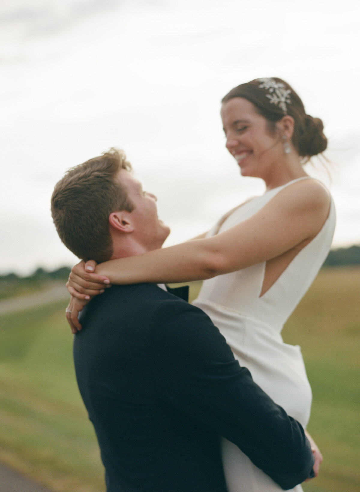 Early-Mountain-Vineyard-Wedding-by-Kiyah-C-Photography-Emma-Rye-825