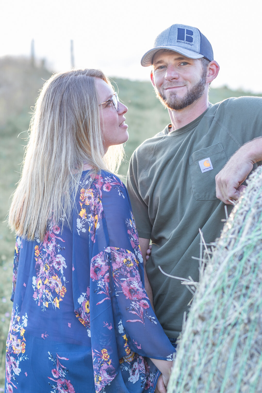 2022Sinkland-Farms-Sunflower_couples-photoshoot_golden-hour_SM-4241