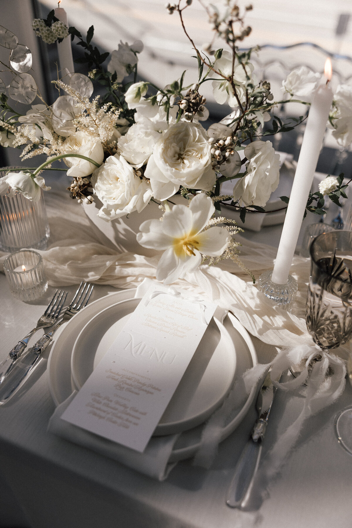 Monochromatic-Luxury-Wedding-Photography-Wintergarden-Pittsburgh-7751