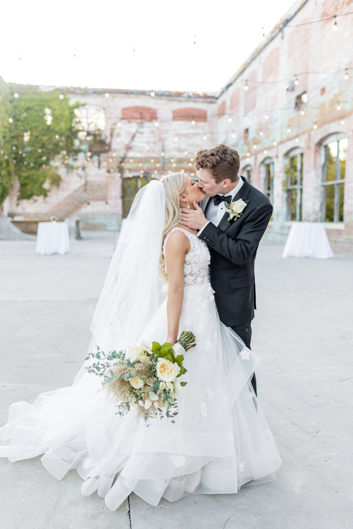 Tallahassee bride and groom kissing.