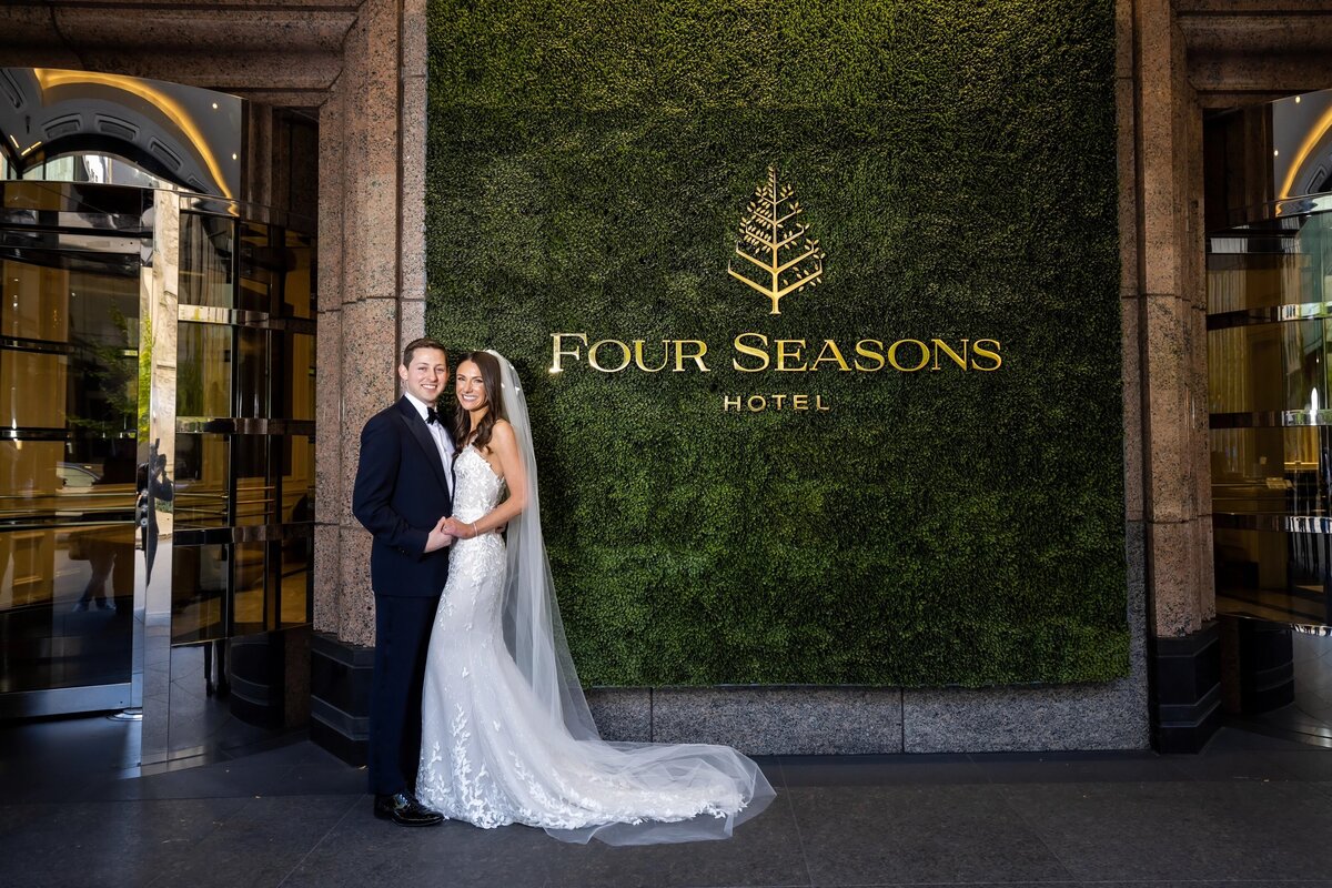 339_thecouple_Bob&DawnDavisPhotography