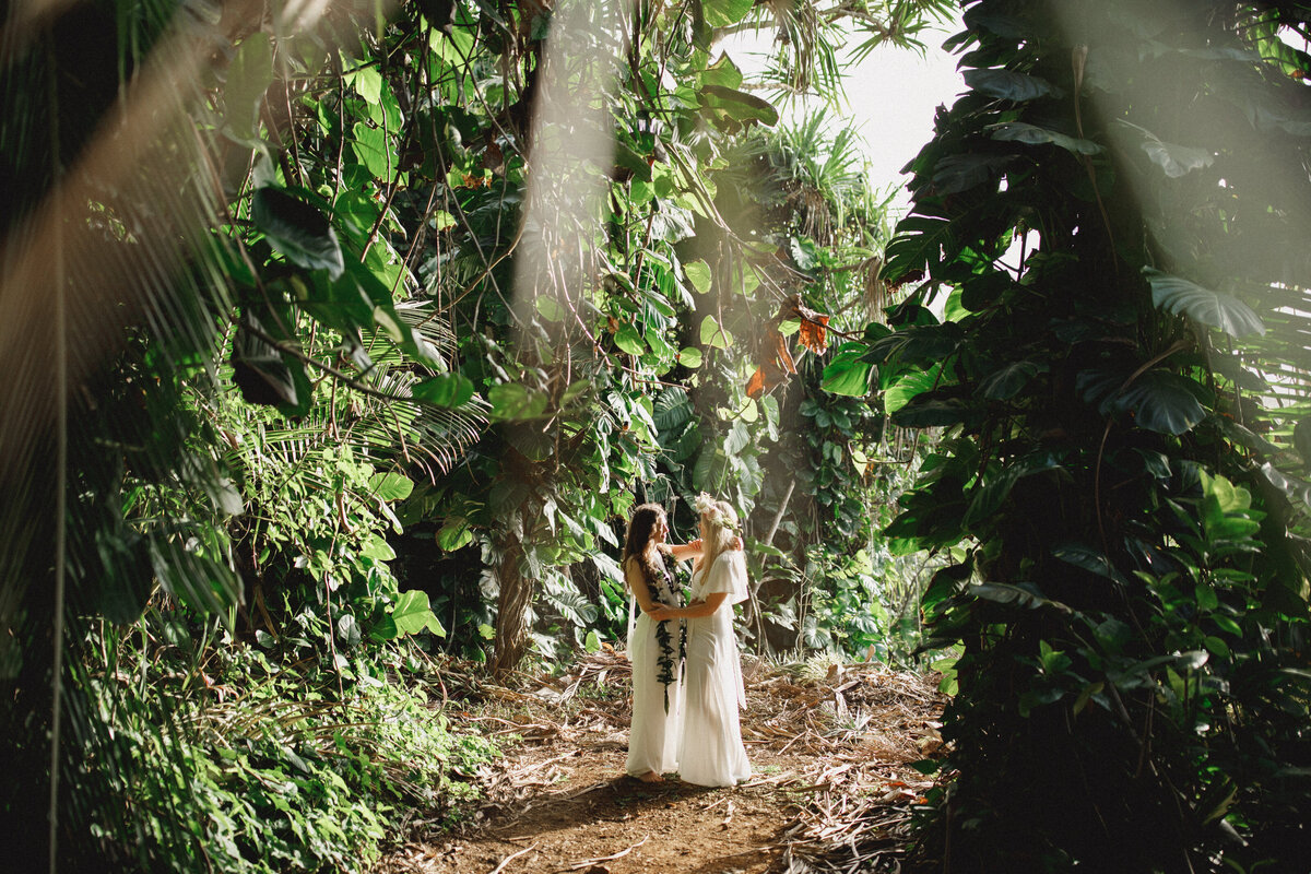 Gina&Bailey-Kauai-Elopement-SneakPeek-21