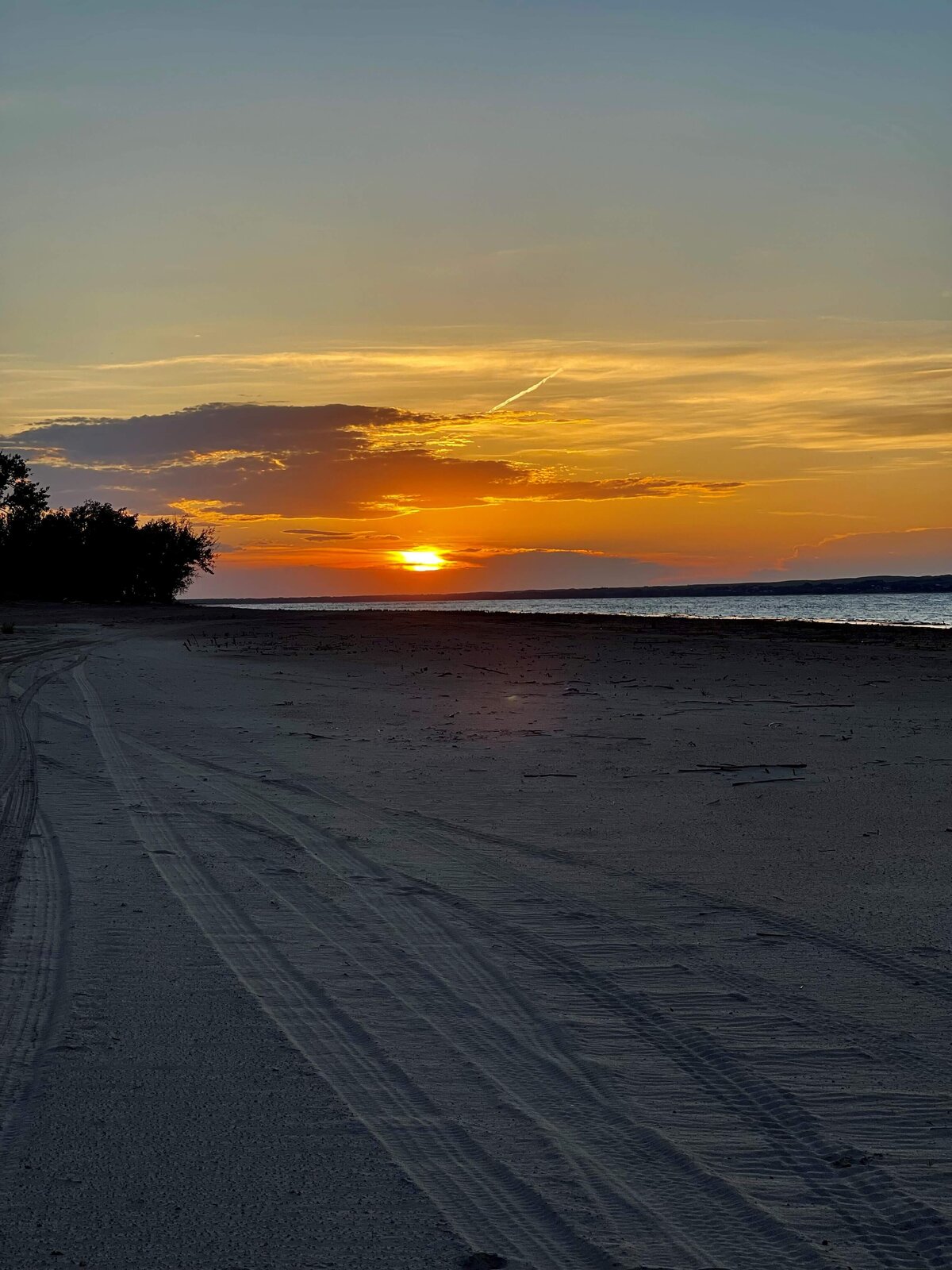 Lookout-lake-house-lake-mac-sunset-2