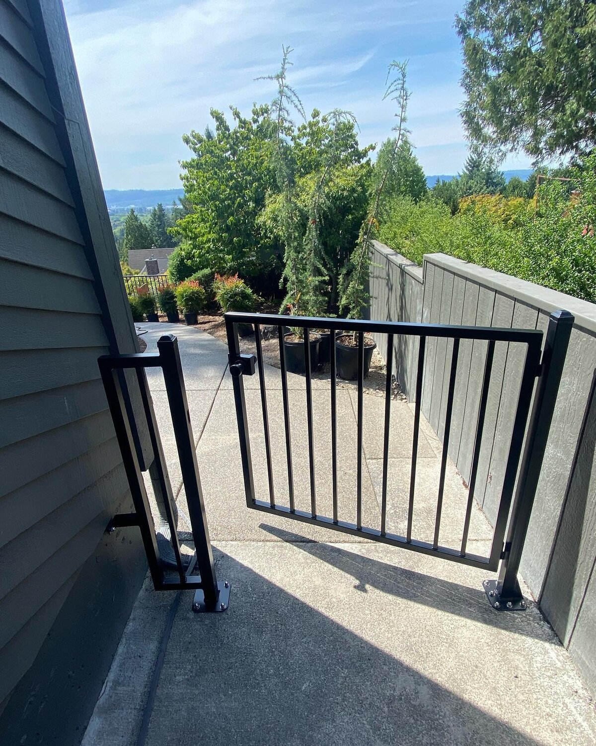CUSTOM GATE 2