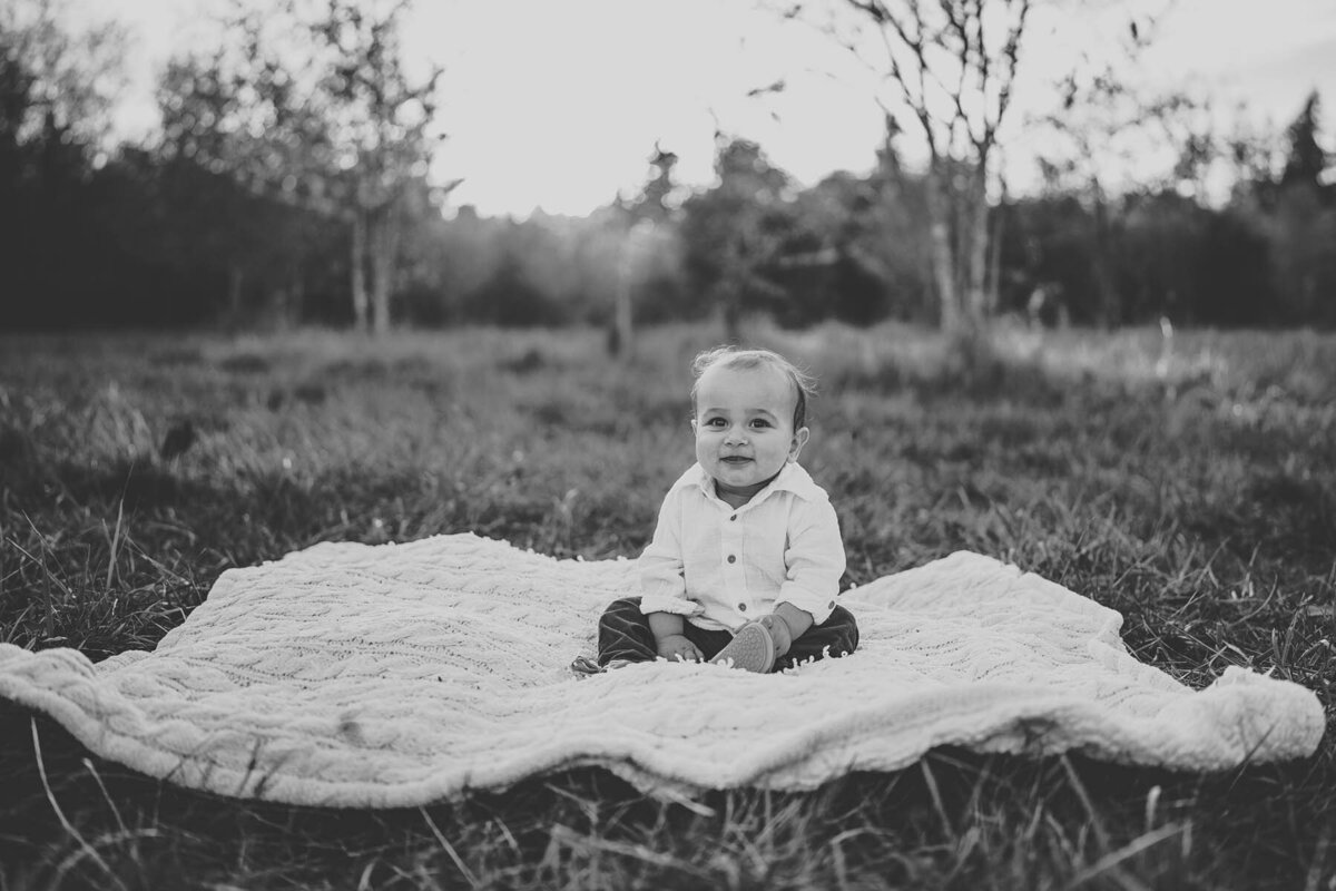 moments-and-mountains-photo-and-film-video-olympia-tacoma-chehalis-photographer-family-Em-BW (40 of 50)