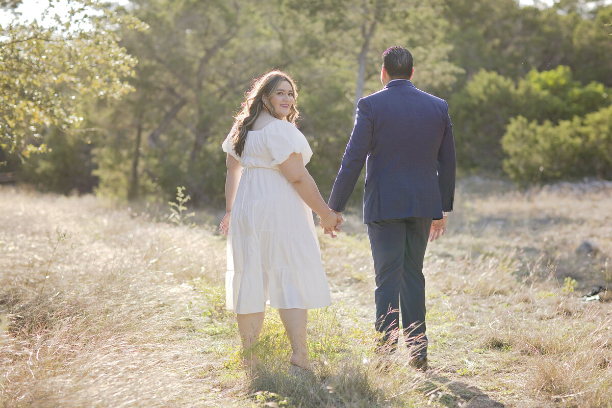 engaged-san antonio wedding photography-government cayon-robin rogers photography-golden hour