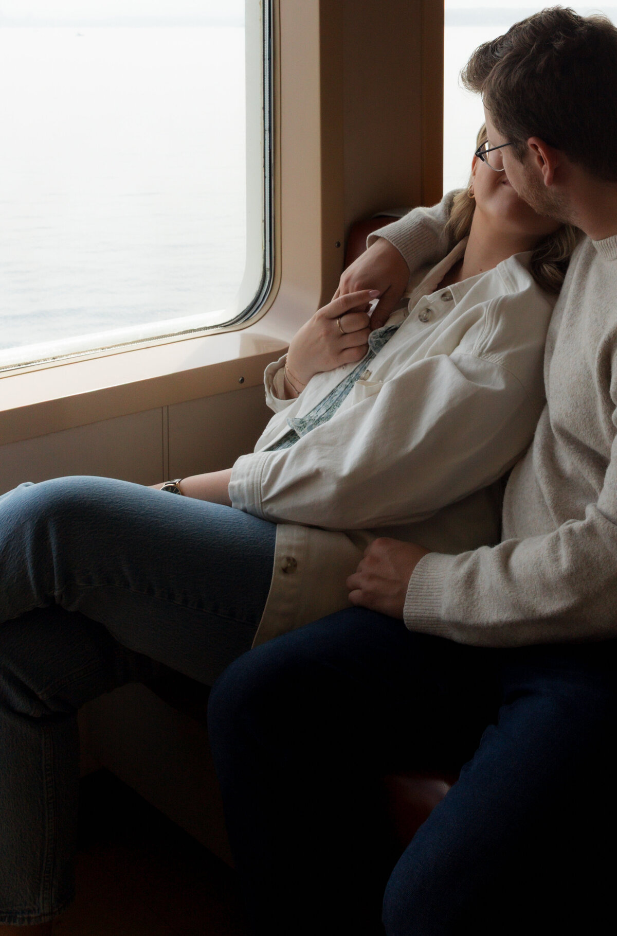 SeattleFerryCouplesPhotography86
