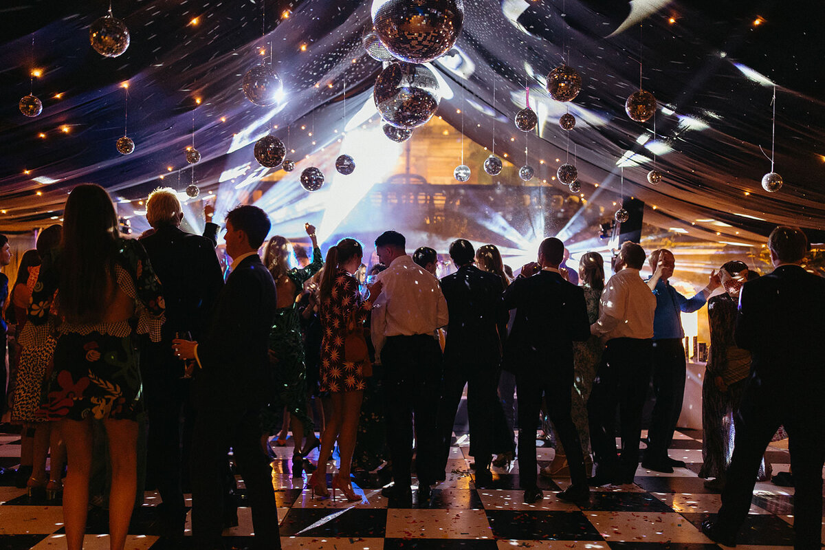 Summer-Estate-Wedding-In-English-Countryside46