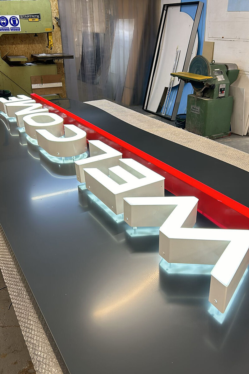 ellis-signs-built-up-halo-illuminated-letters