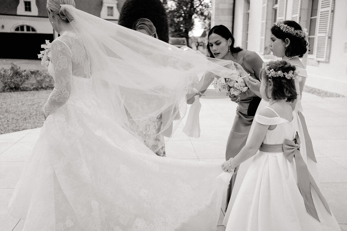 documentary destination wedding photographer provence