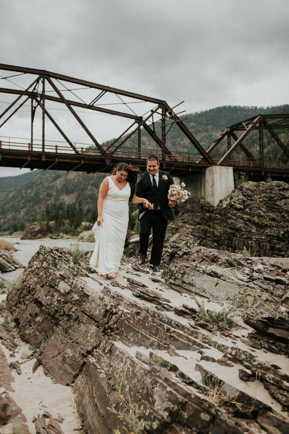 wedding-outdoor-mountain-missoula-11