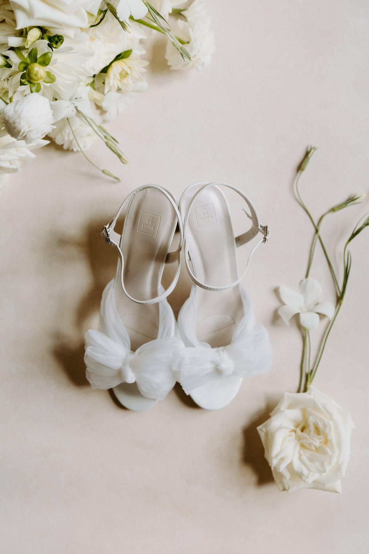 evergreen_weddings_co_canada_wedding_planner_designer_ottawa_winnipeg_toronto_full_service_wedding_planning_management_coordination_coordinating_design_services_designer_luxury_high_end_GettingReady-112