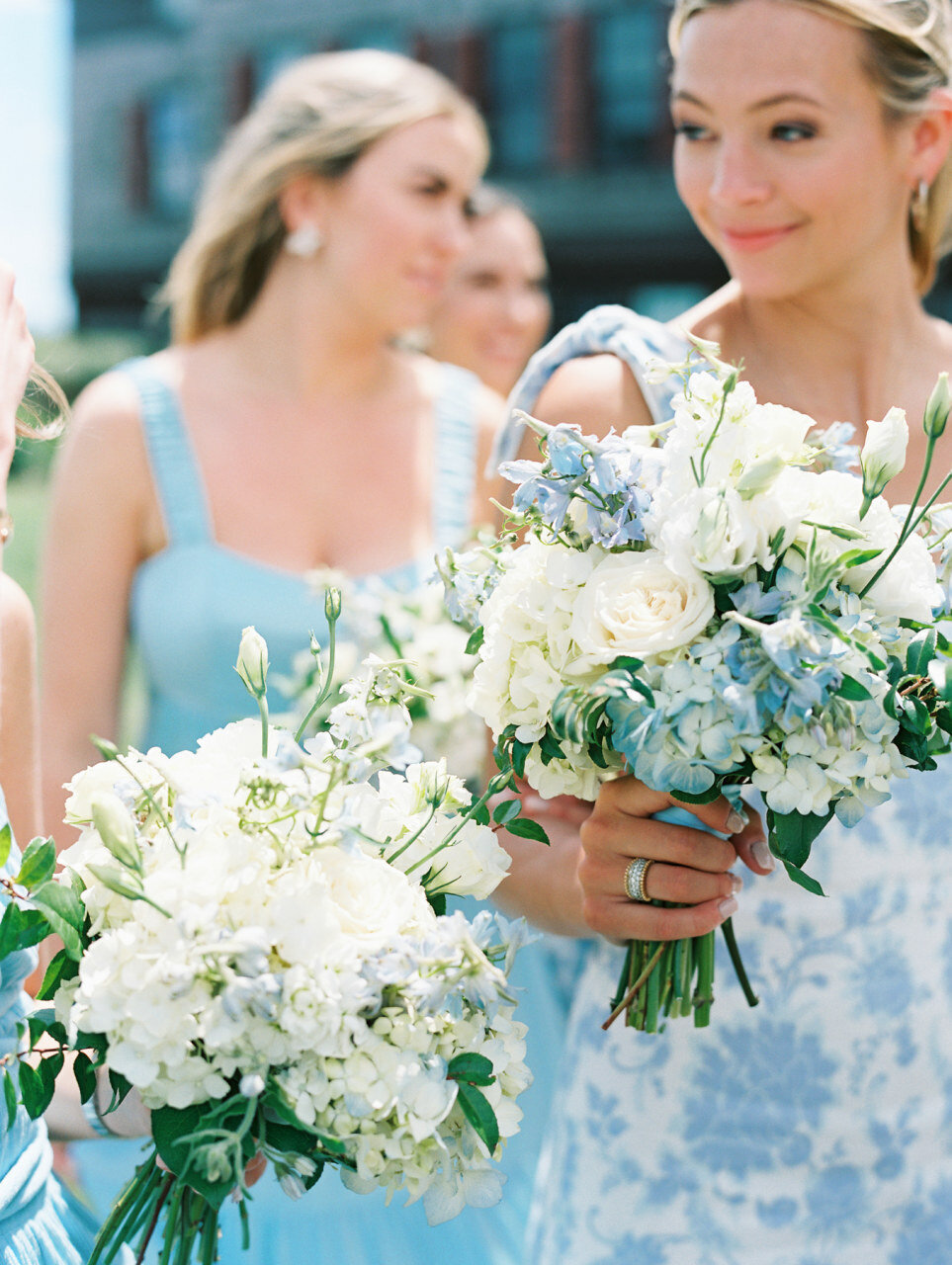 bridesmaids-flowers-at-weekapaug-inn-jen-strunk-events