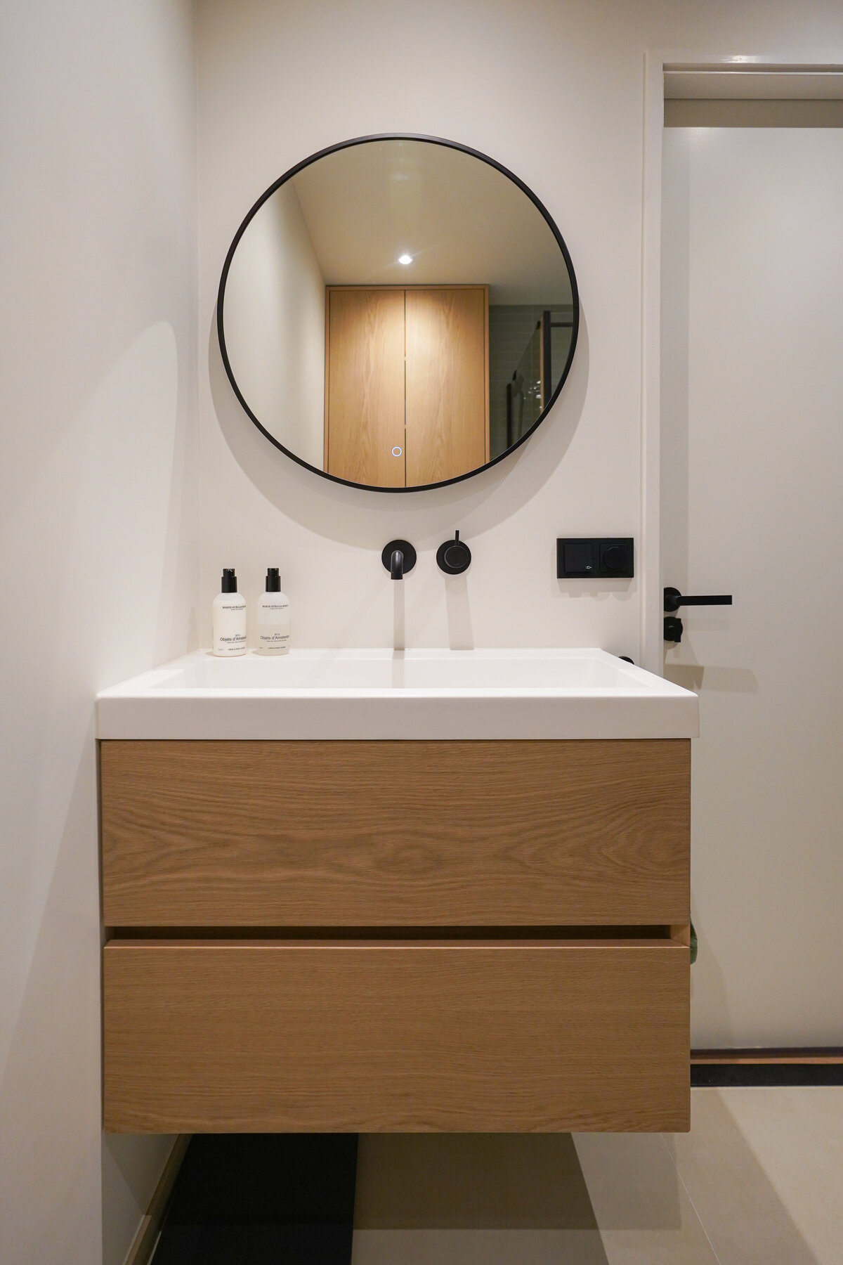 injesas_benedenwoning_Amsterdam_badkamer_2