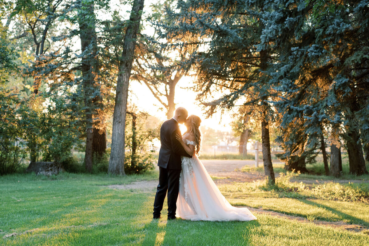 sunset-wedding-bride-groom-lethbridge