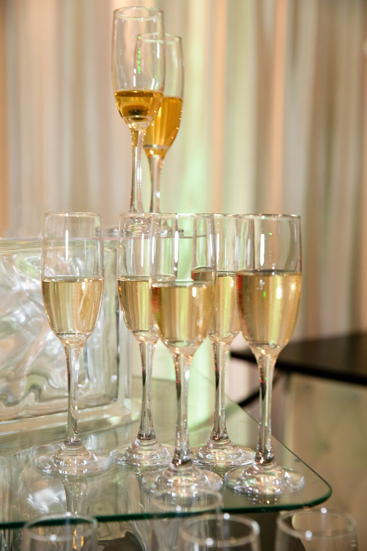 atlanta-editorial-wedding-photographer-champagne-toast-reception