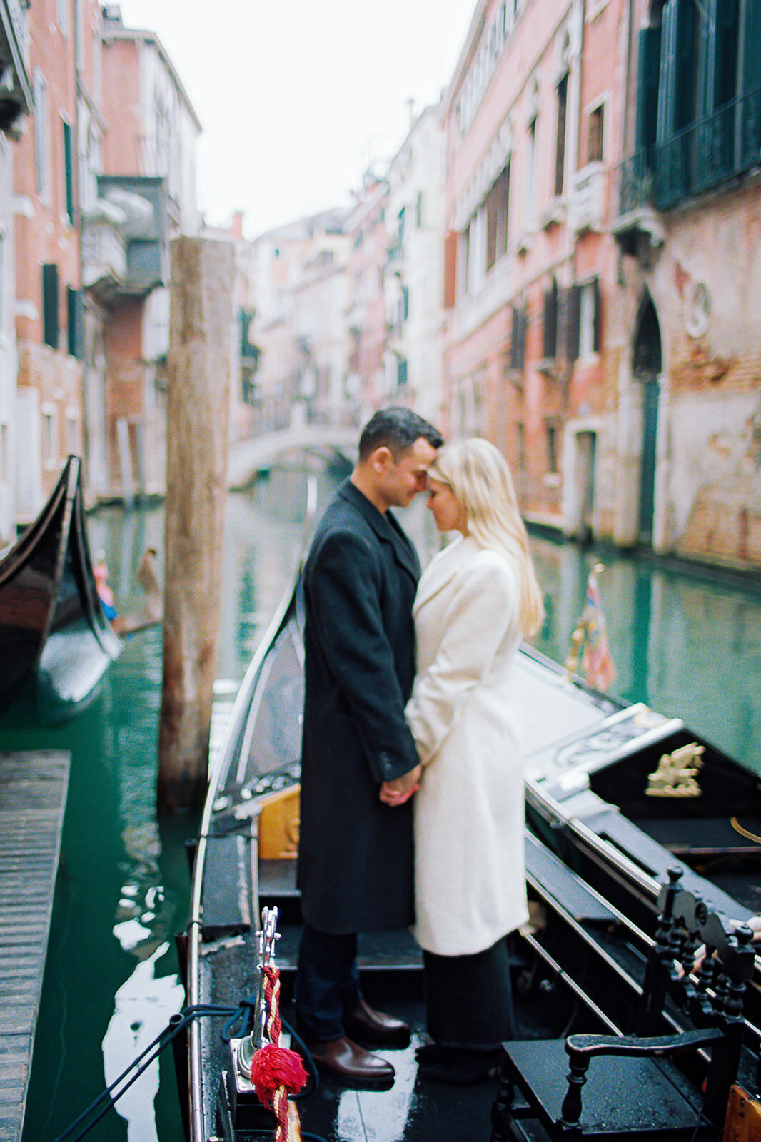 venice-italy-couple-photographer-fashion-editorial2