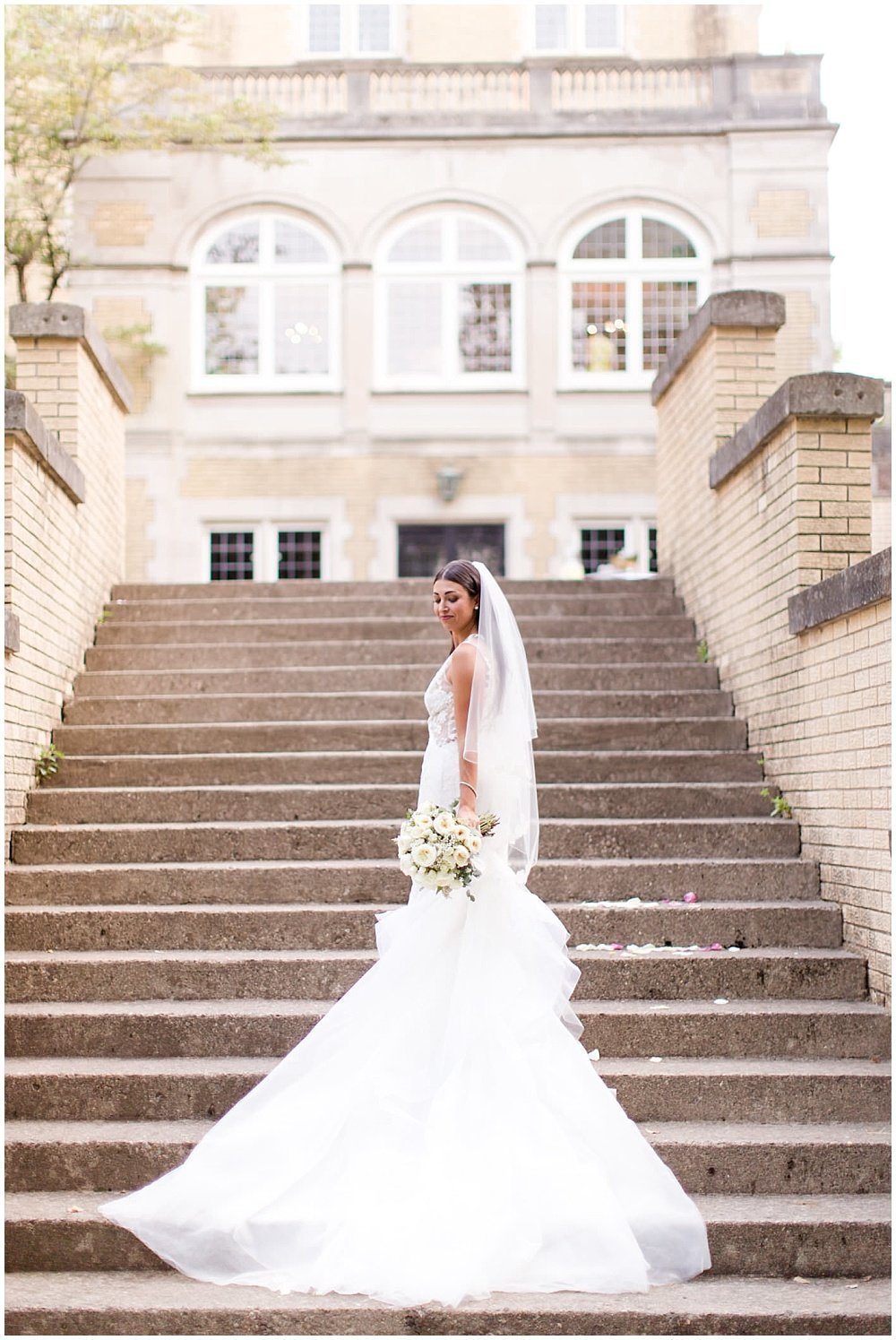 Summer-Outdoor-Terrace-Laurel-Hall-Indianapolis-Wedding-Danielle-Harris-Photography- Jessica-Dum-Wedding-Coordination-photo__0021