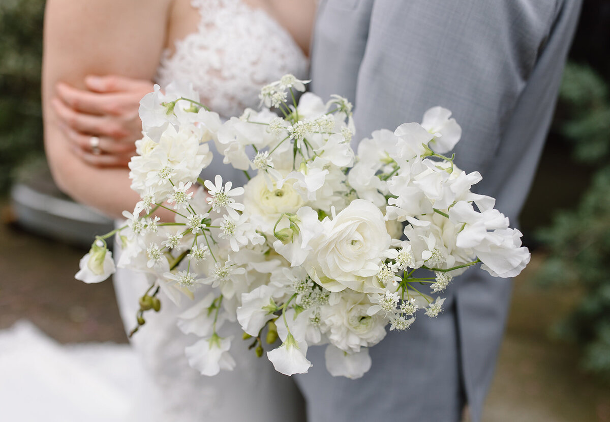 all white bridal bouquet