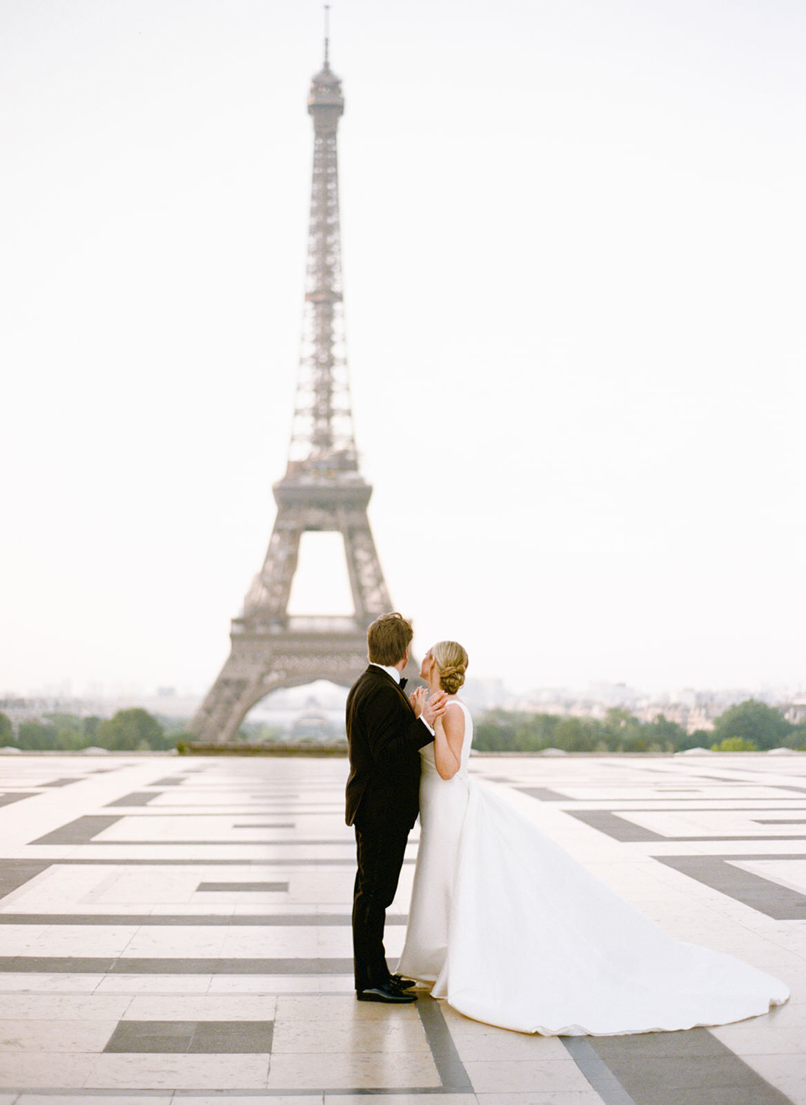 Herndon_Banks_Wedding_Paris_France_TaraHodgesPhotography002