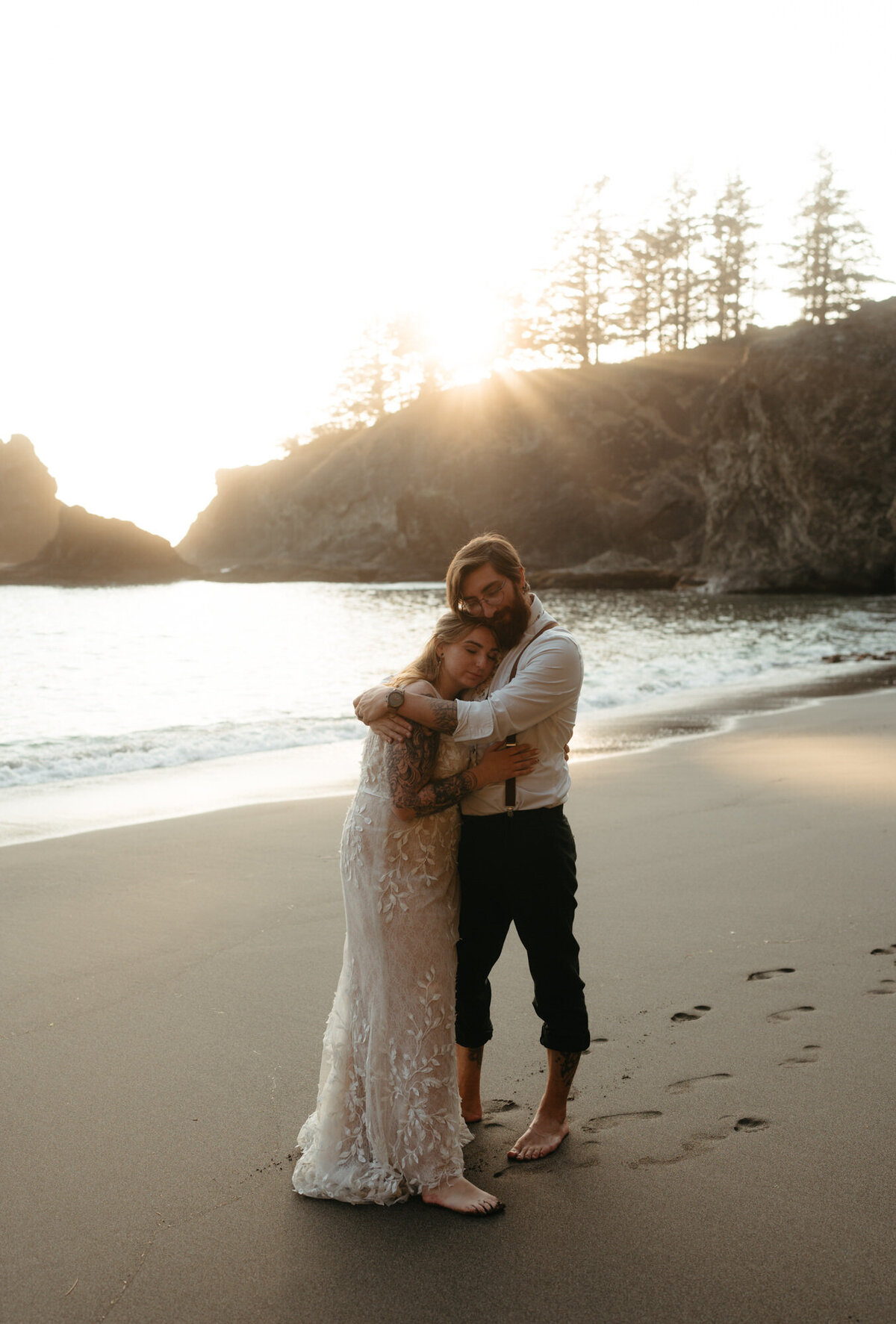the_chaffins_international_destination_wedding_elopement_photographers_sammie_chaffin_micah_editorial_adventure_photos_travel_redwoods_national_park_25