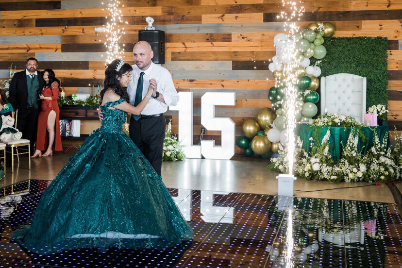 father-daughter-dance-sparklers-quinceanera
