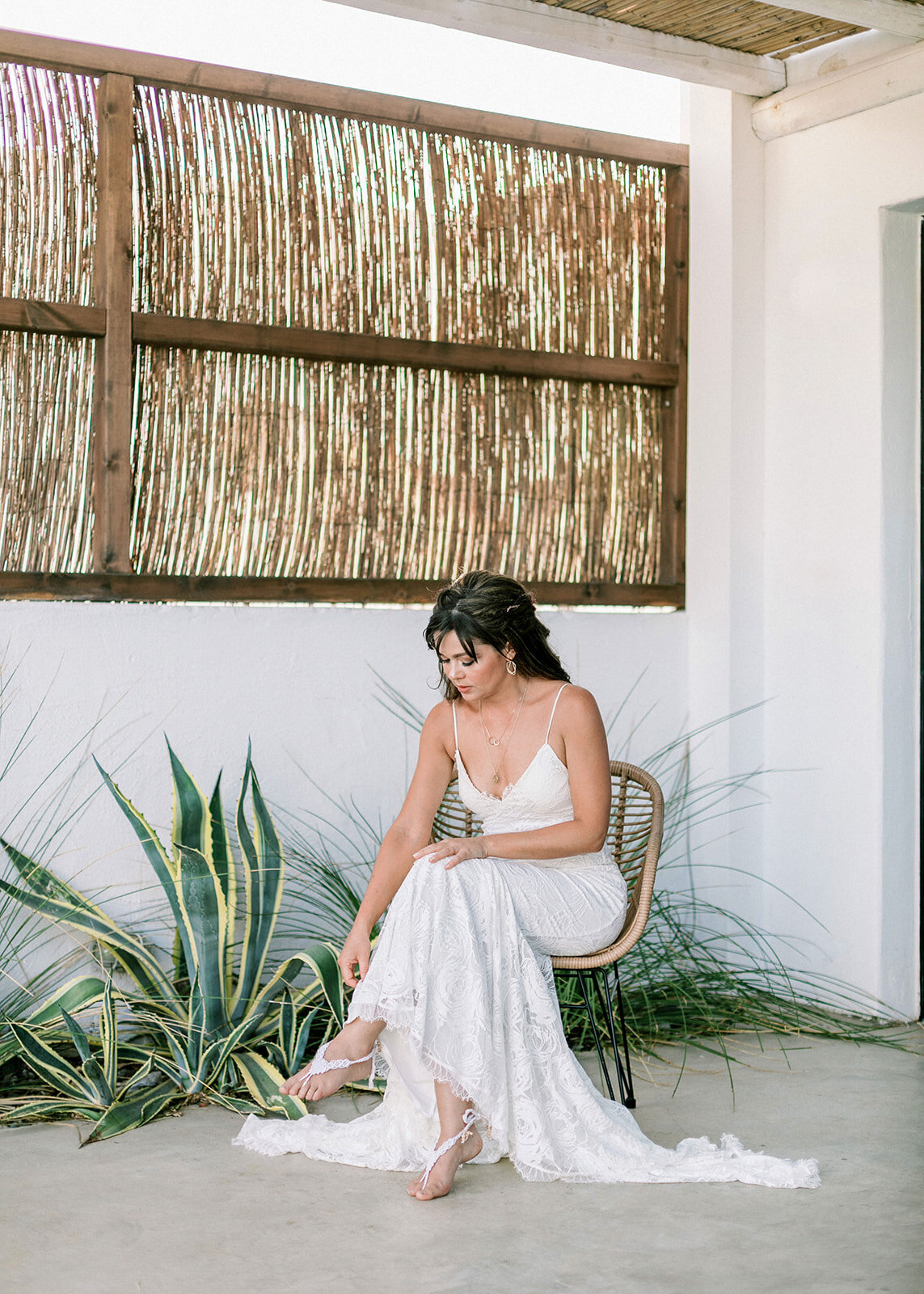 beach wedding with bohemian touches in rhodes greece (14)