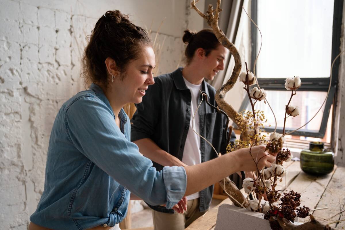 people-building-their-own-dried-arrangement
