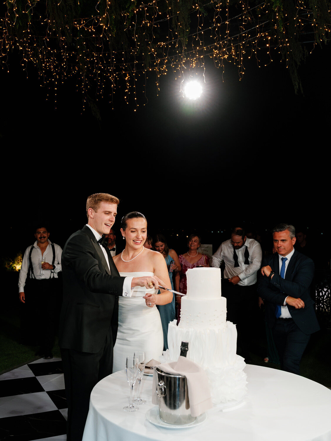 Romantic-Wedding-at-Island-Art-and-Taste–The-Residence-115