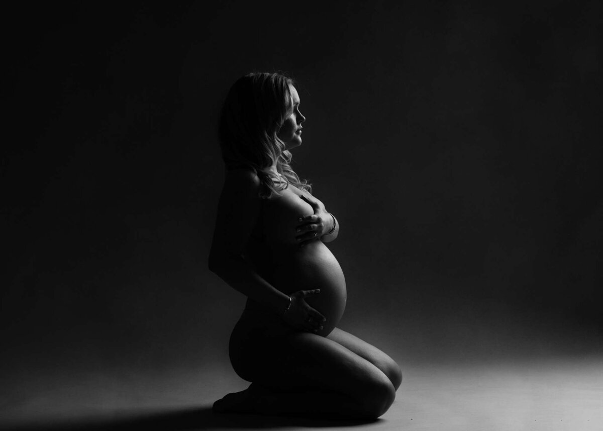 NW Arkansas maternity photographer, maternity photography near me, maternity portraits NW Arkansas, pregnancy photoshoot near me