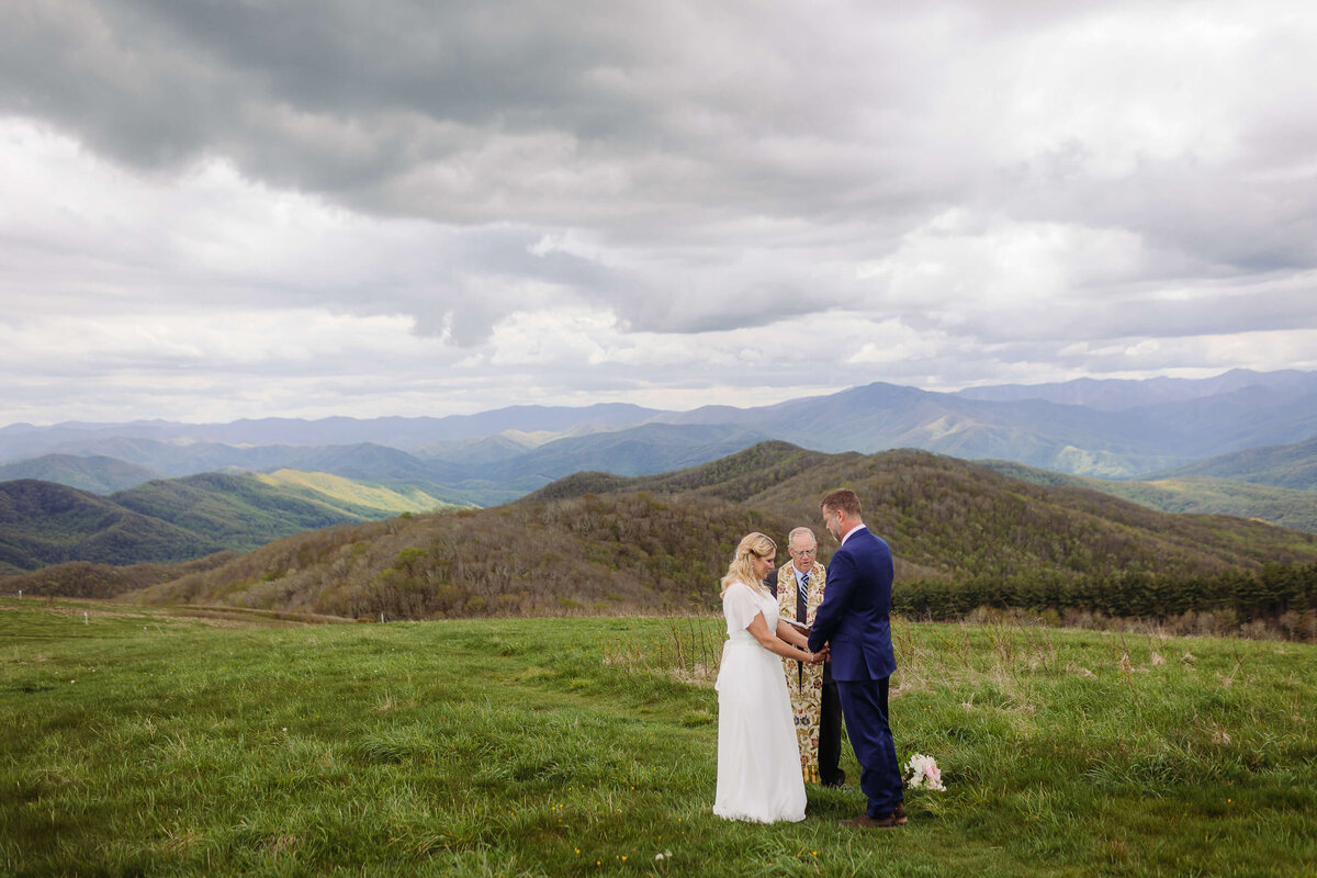 Blue-Ridge-Mountain-Elopement-Max-Patch-23