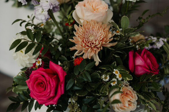 Colorful art museum wedding florals araiza florals 10
