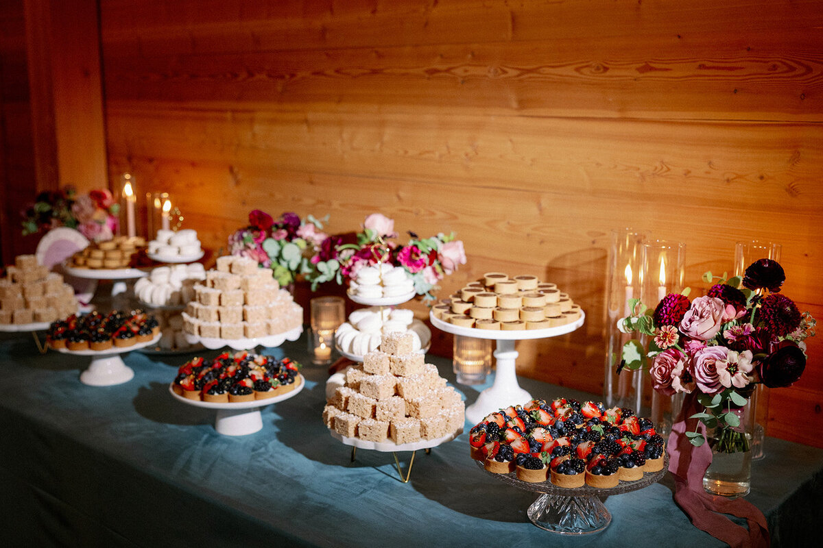 Verve-Event-Co-Lake-House-on-Canandaigua-Wedding-Reception-Table-Decor-Hudson-Valley-Wedding-Planner-Catskills-Wedding-Planne (8)