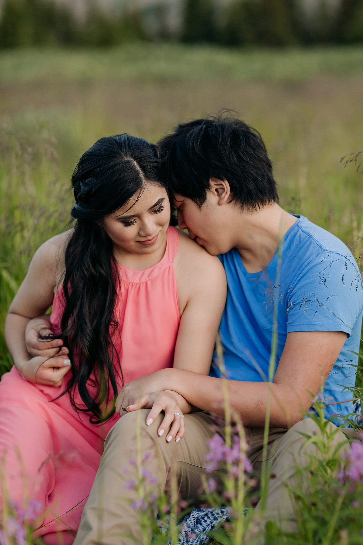sweet cosy bow lake meadow engagement session