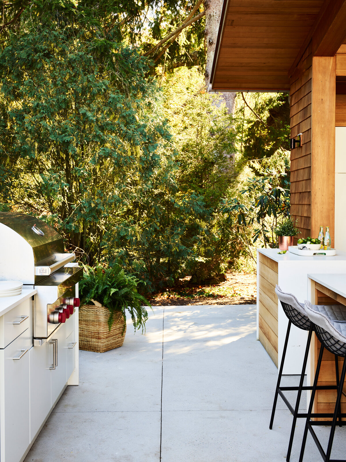 Sarah_Scales_Interior_Design_Kitchen_Bath_Hingham_Pool_19