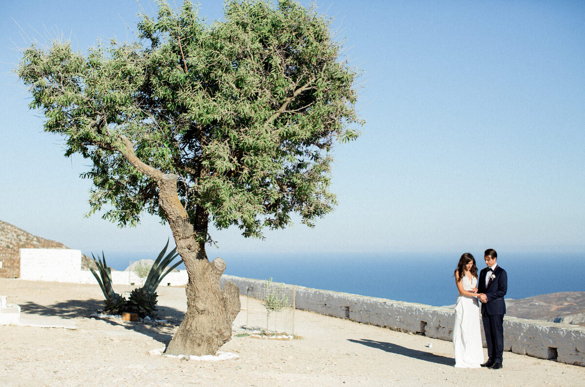 035_wedding in folegandros Greece by Kostis Mouselimis