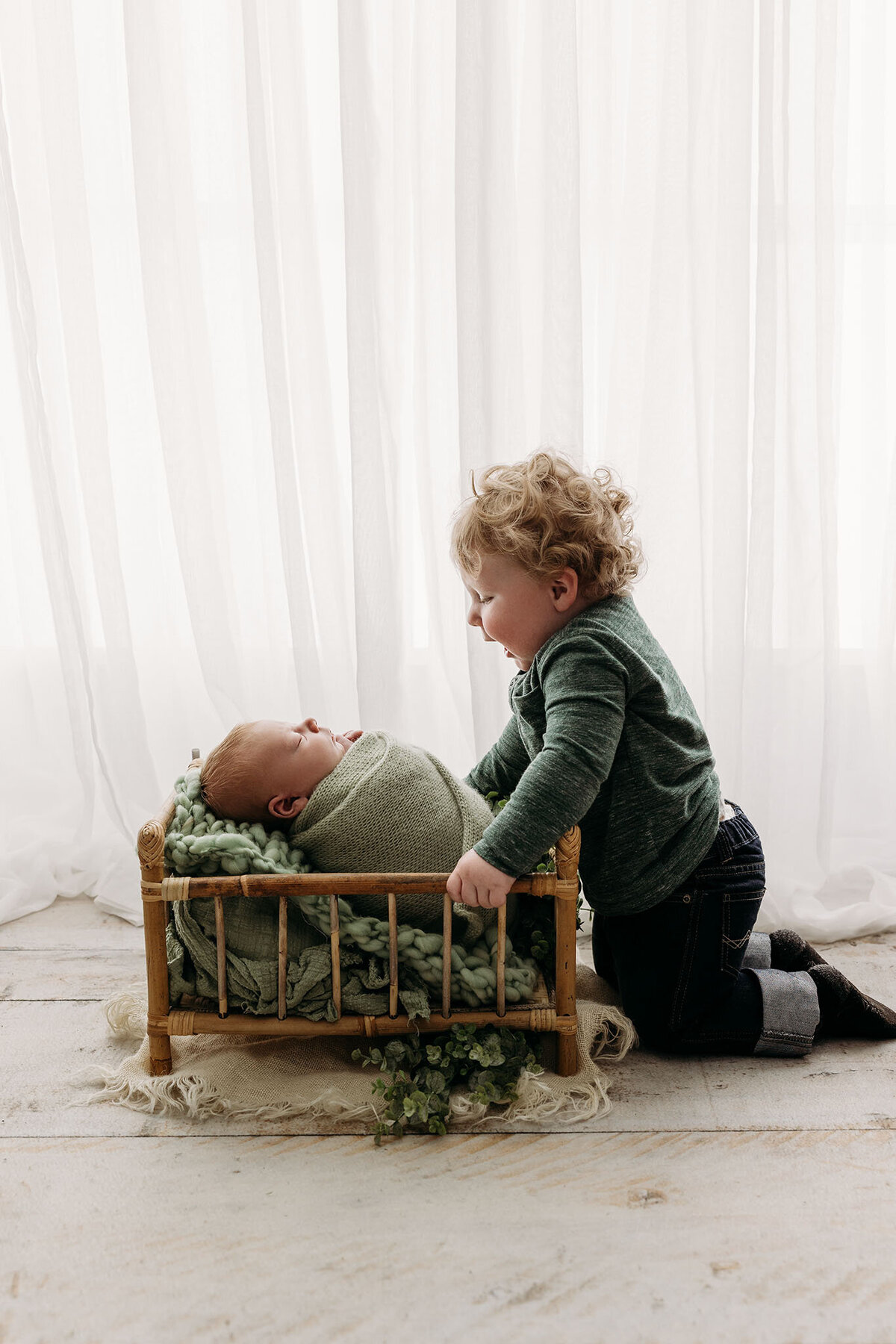 arielle_elizabeth_photography_newborn photographer, family photographer, baby photographer, milestones photographer, studio, near traverse city, near charlevoix, near petoskey, near gaylord, near harbor springs, michigan photographer_01169