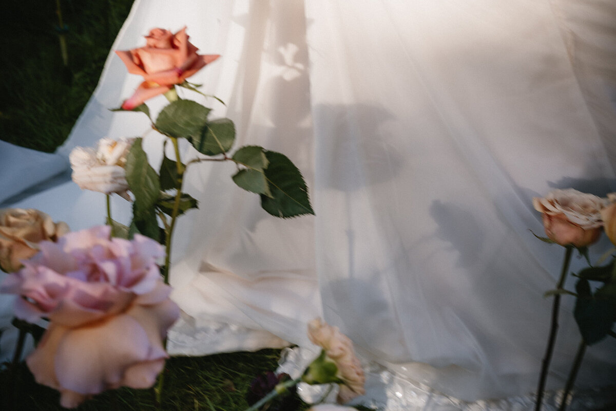 Wedding_Château _France_florist_trend _2025_maximalist_flowers_Capucineatelierfloral489