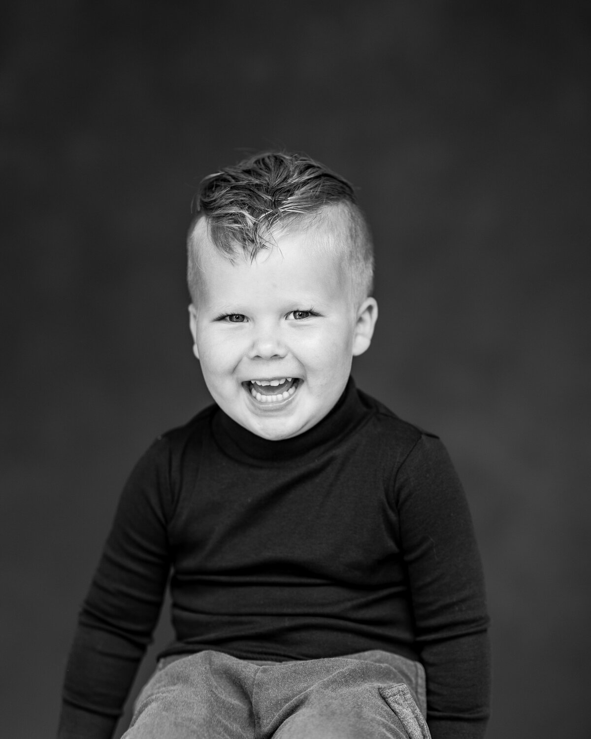 black-and-white-childrens-portraits-xan-heller-1313