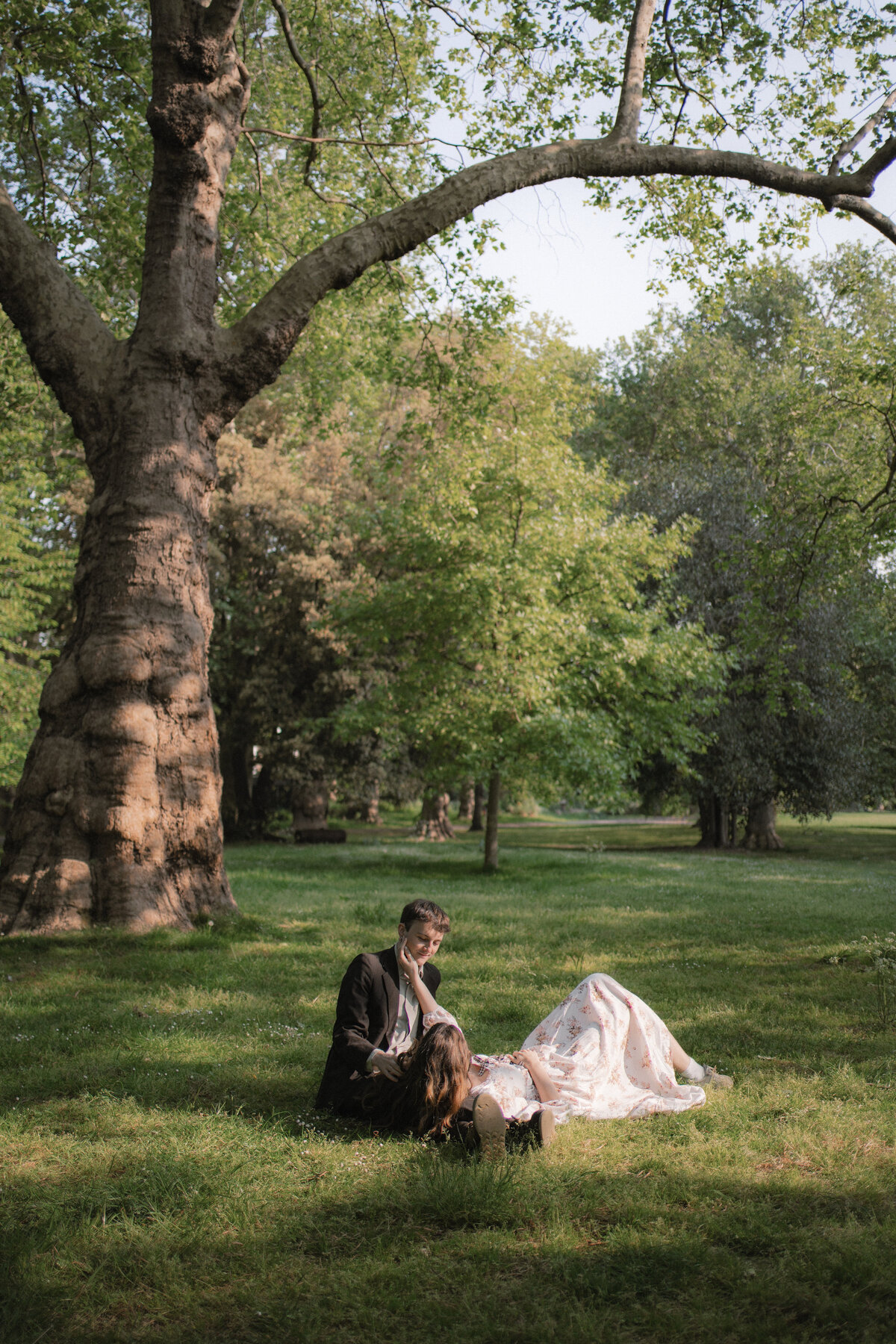 flora-and-will_kennington-park_elee-smith-photo-05