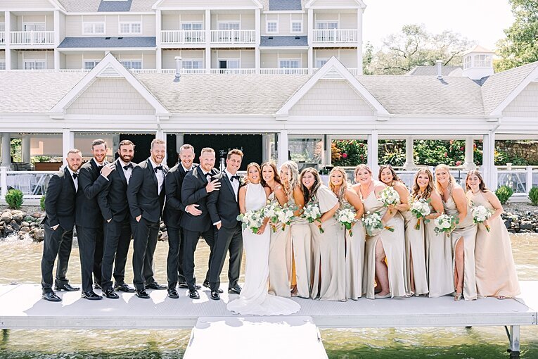 bay-pointe-inn-shelbyville-grand-rapids-michigan-wedding-photographer_0012