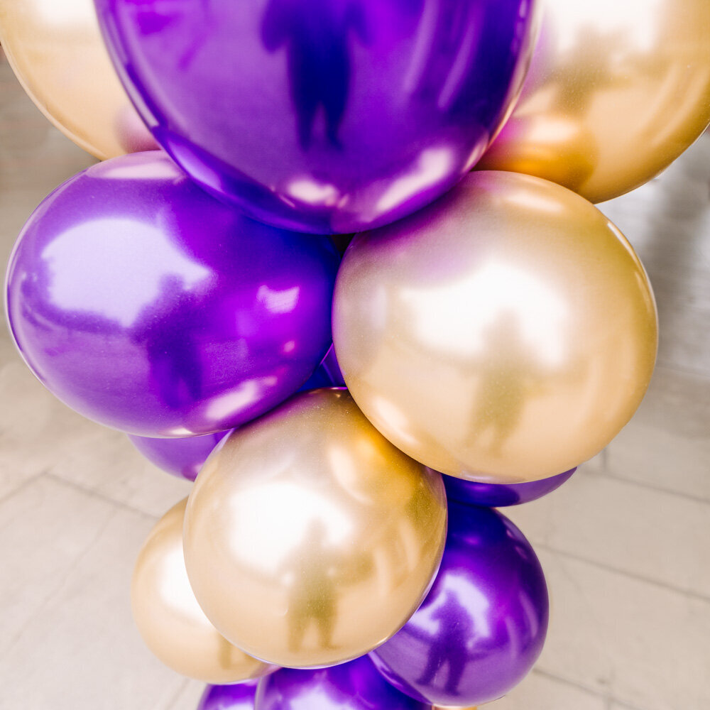 purple and gold balloons