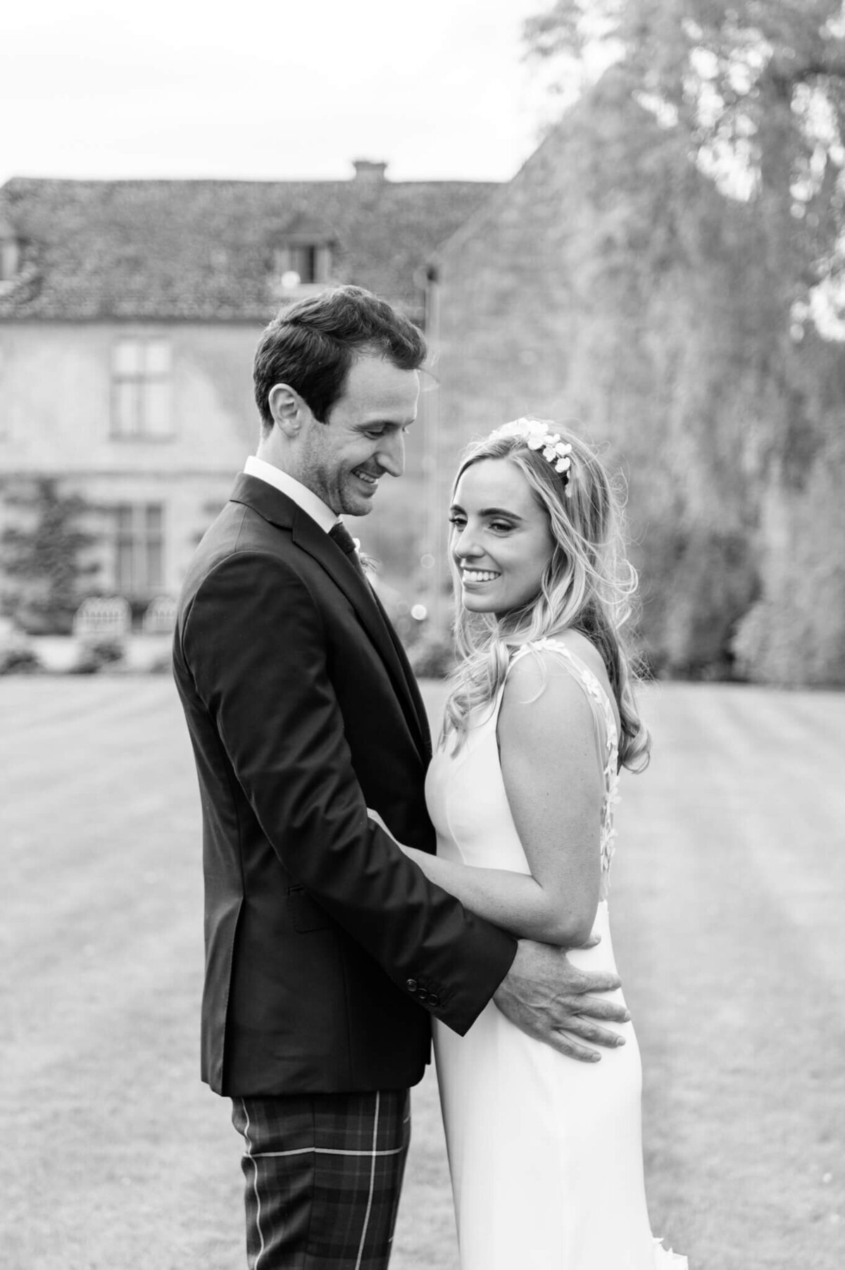 Chloe Bolam - Cotswolds Wedding Photographer - The Compton Gallery Wedding Photographer - V & C - 04.06.22 - 7