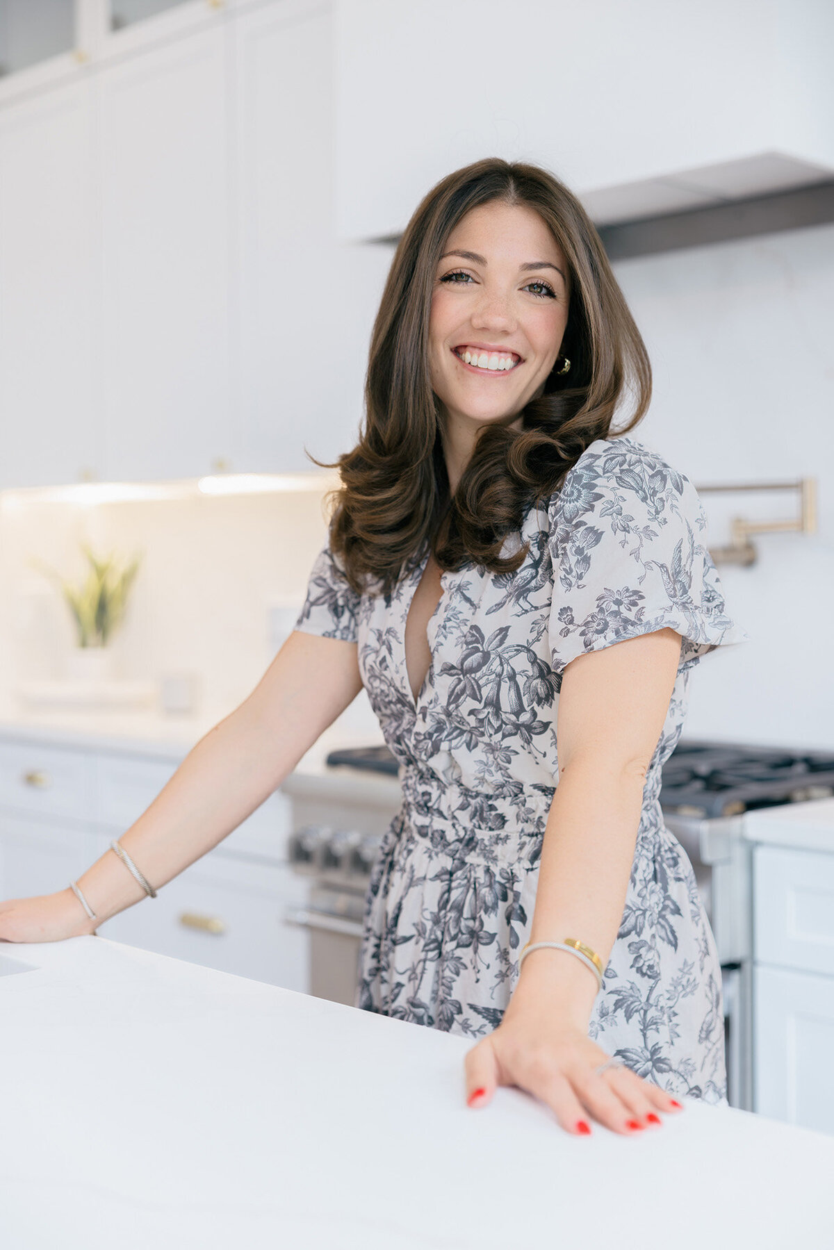 jean-realtor-kitchen-counter