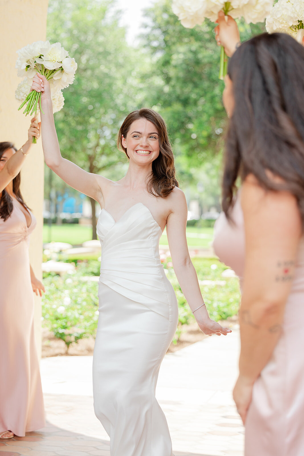 rollins college wedding venue by light and airy photographer jennifer holly photography 0265
